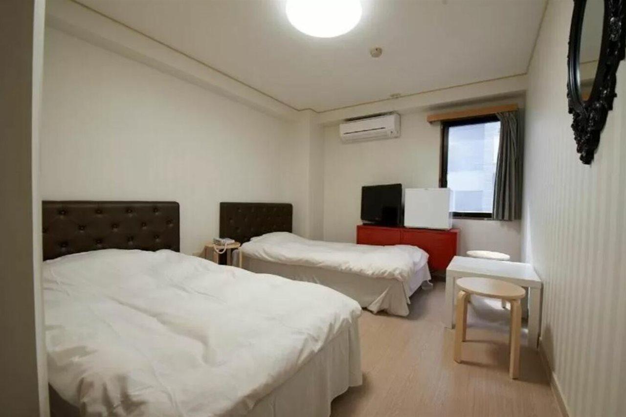 Hotel Empire in Shinjuku Tokyo Bagian luar foto