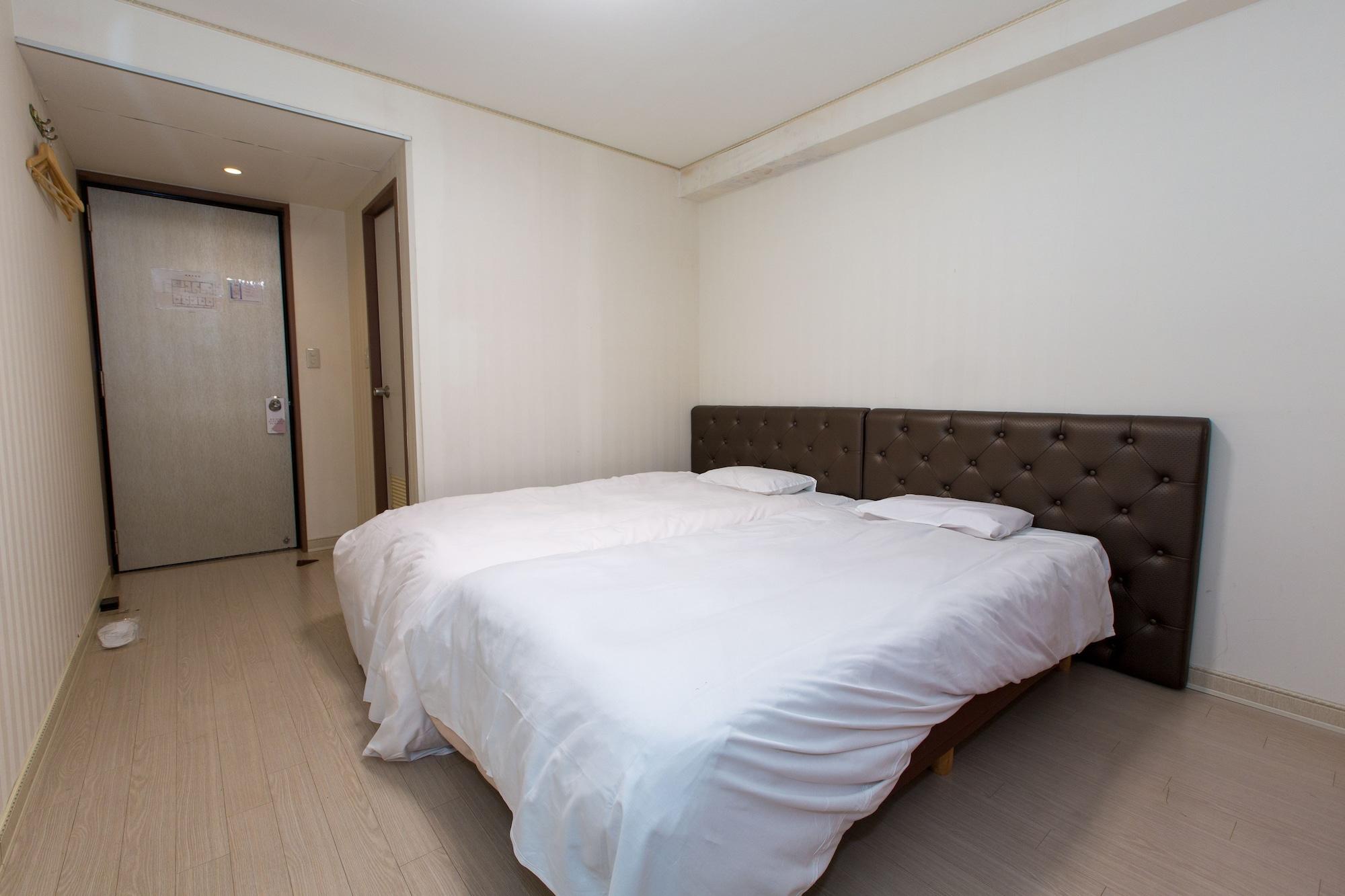 Hotel Empire in Shinjuku Tokyo Bagian luar foto