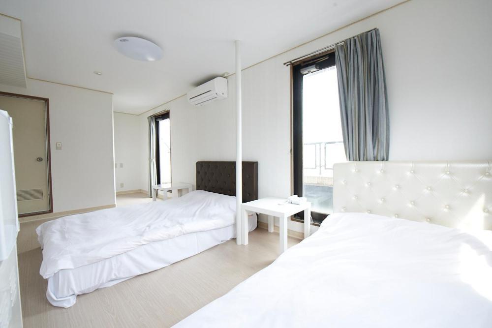 Hotel Empire in Shinjuku Tokyo Bagian luar foto