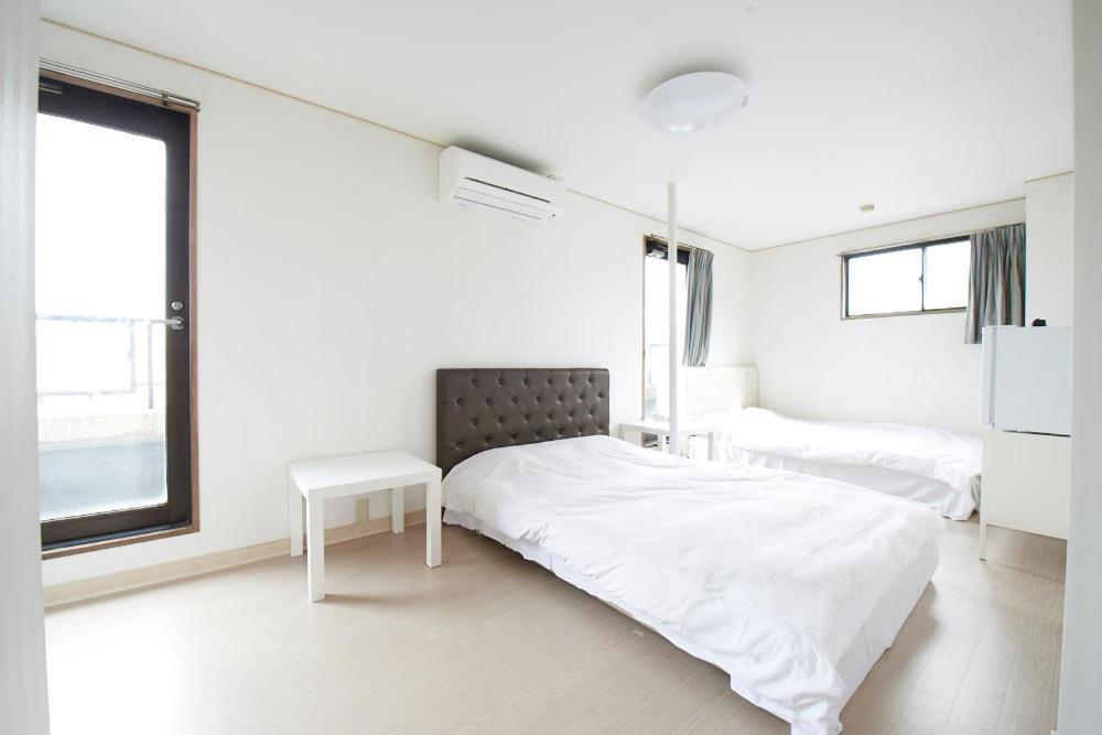 Hotel Empire in Shinjuku Tokyo Bagian luar foto