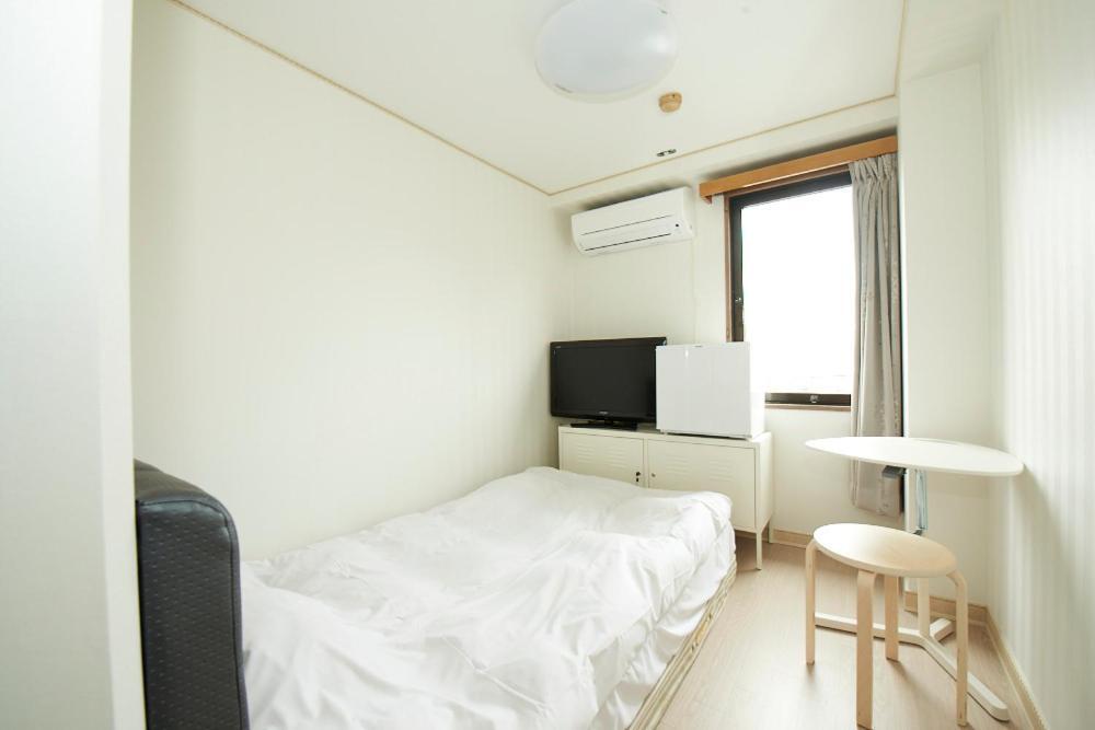 Hotel Empire in Shinjuku Tokyo Bagian luar foto