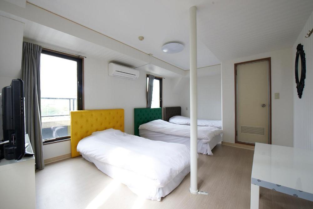 Hotel Empire in Shinjuku Tokyo Bagian luar foto